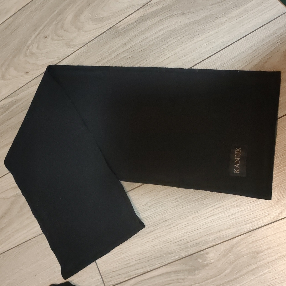 Kanuk Black Scarf